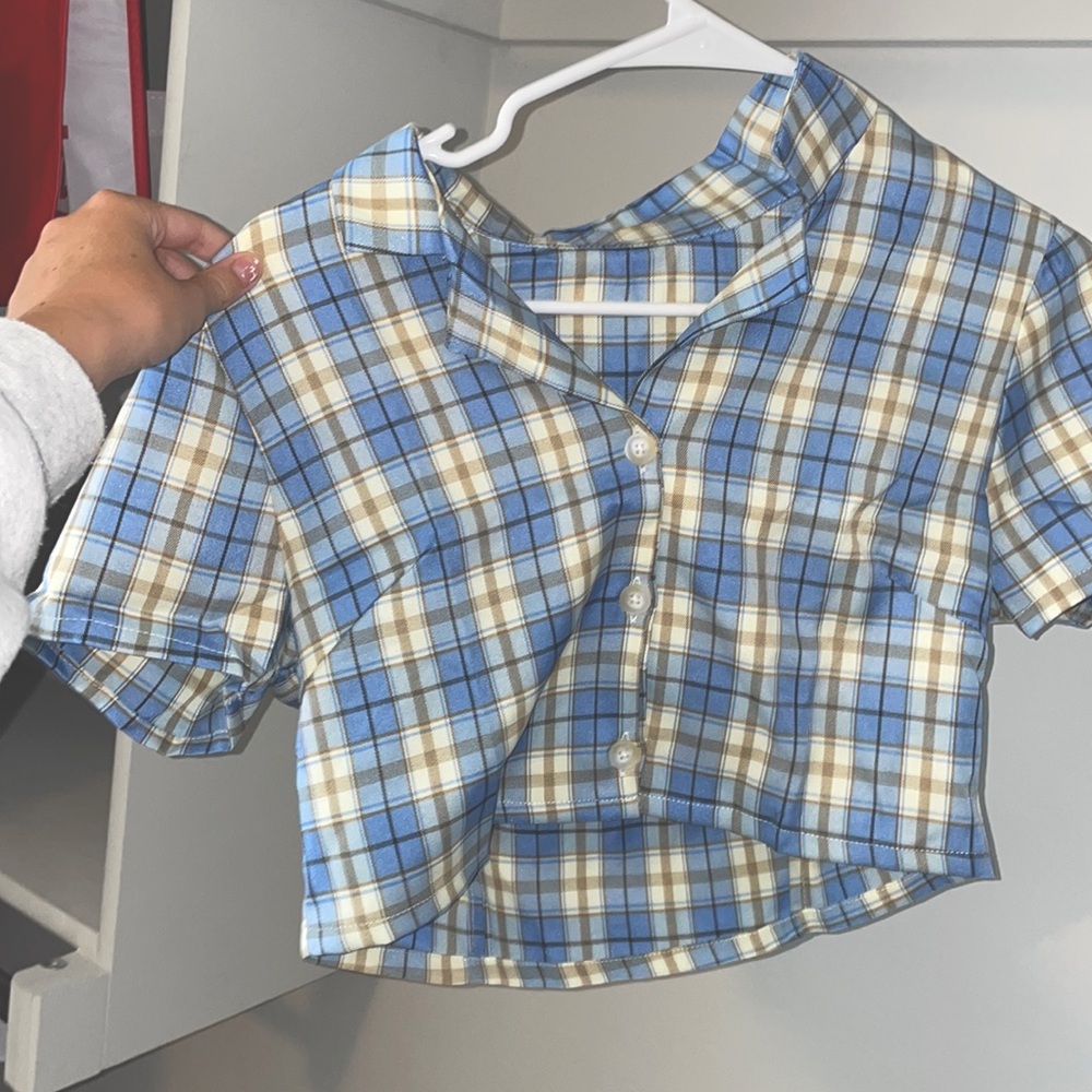 Cropped plaid button up